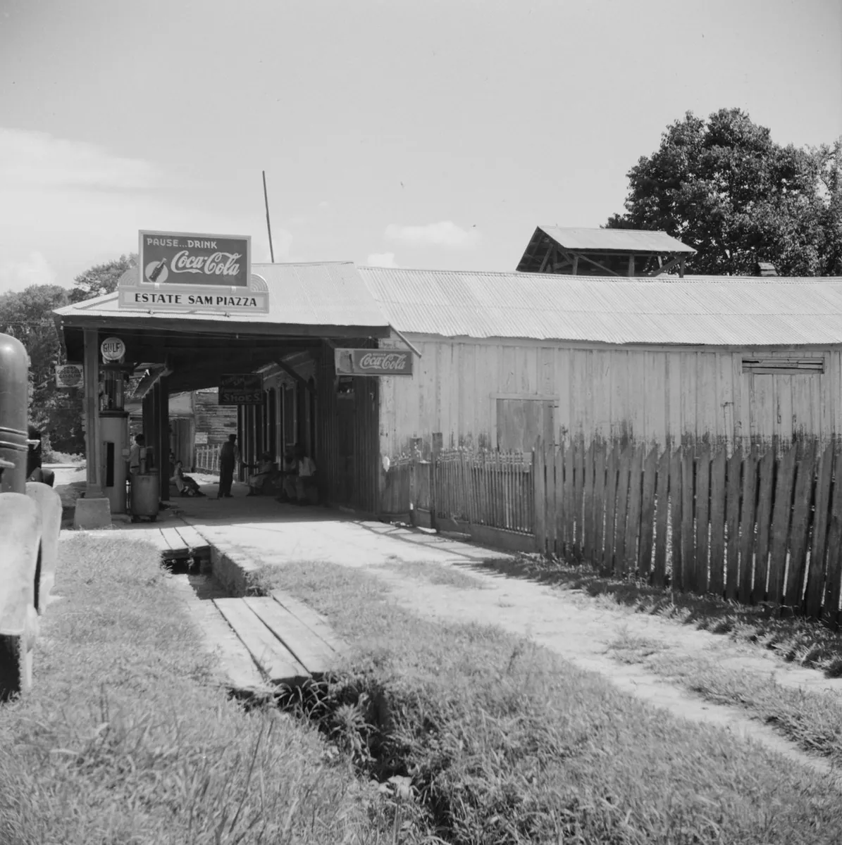 The Rodney grocery store, 1940 — the commerce that left when the river left