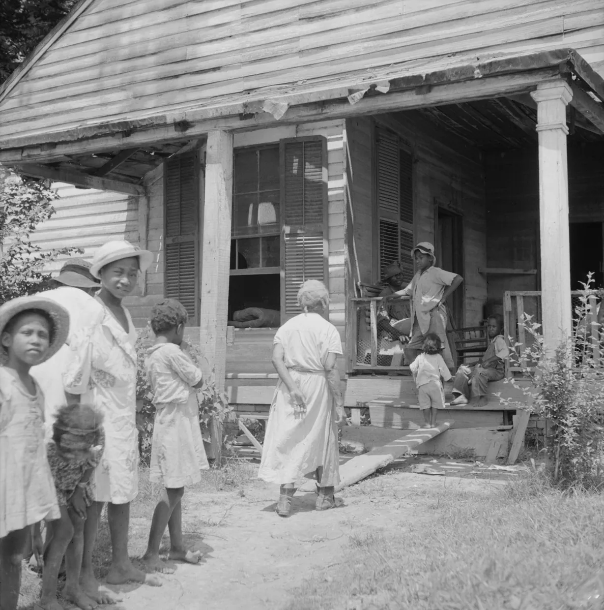 A Rodney home, 1940 — built when the town was on the river; still there when it wasn't
