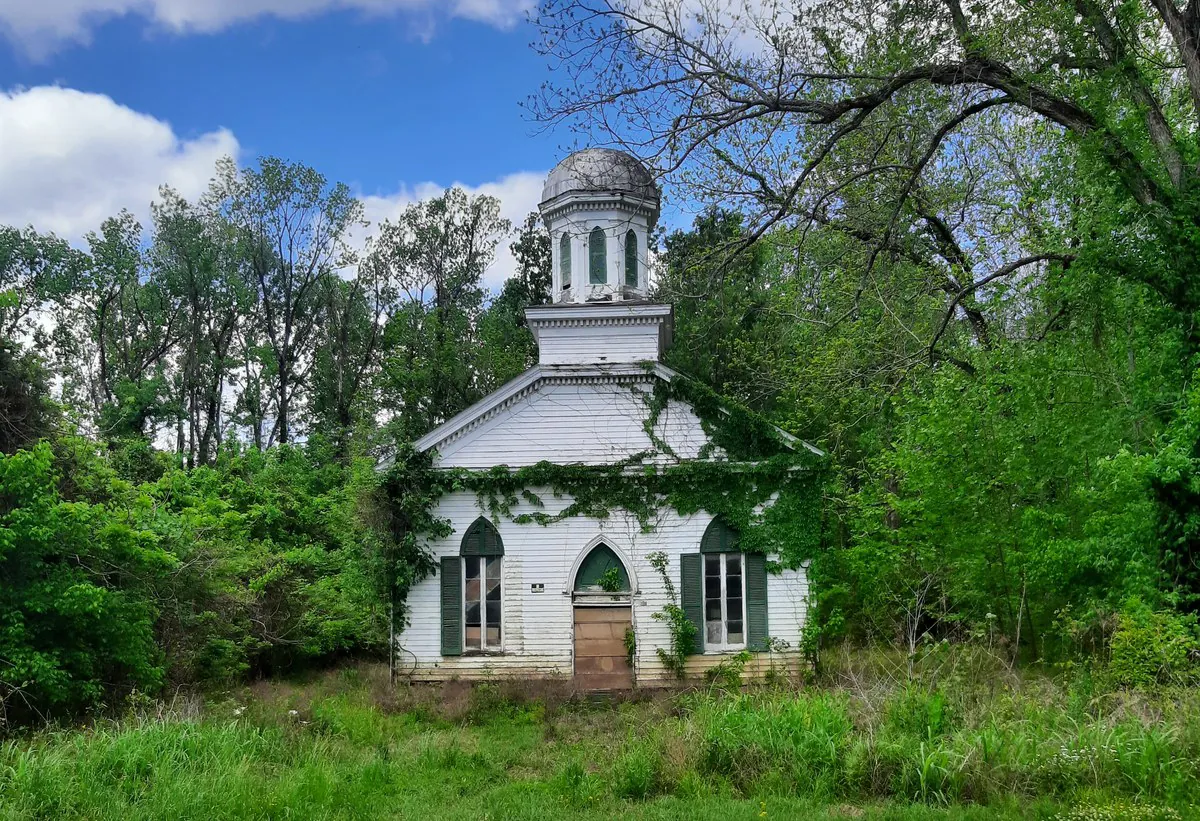Rodney Baptist Church — the other church of a two-church town that lost the customers a church needs