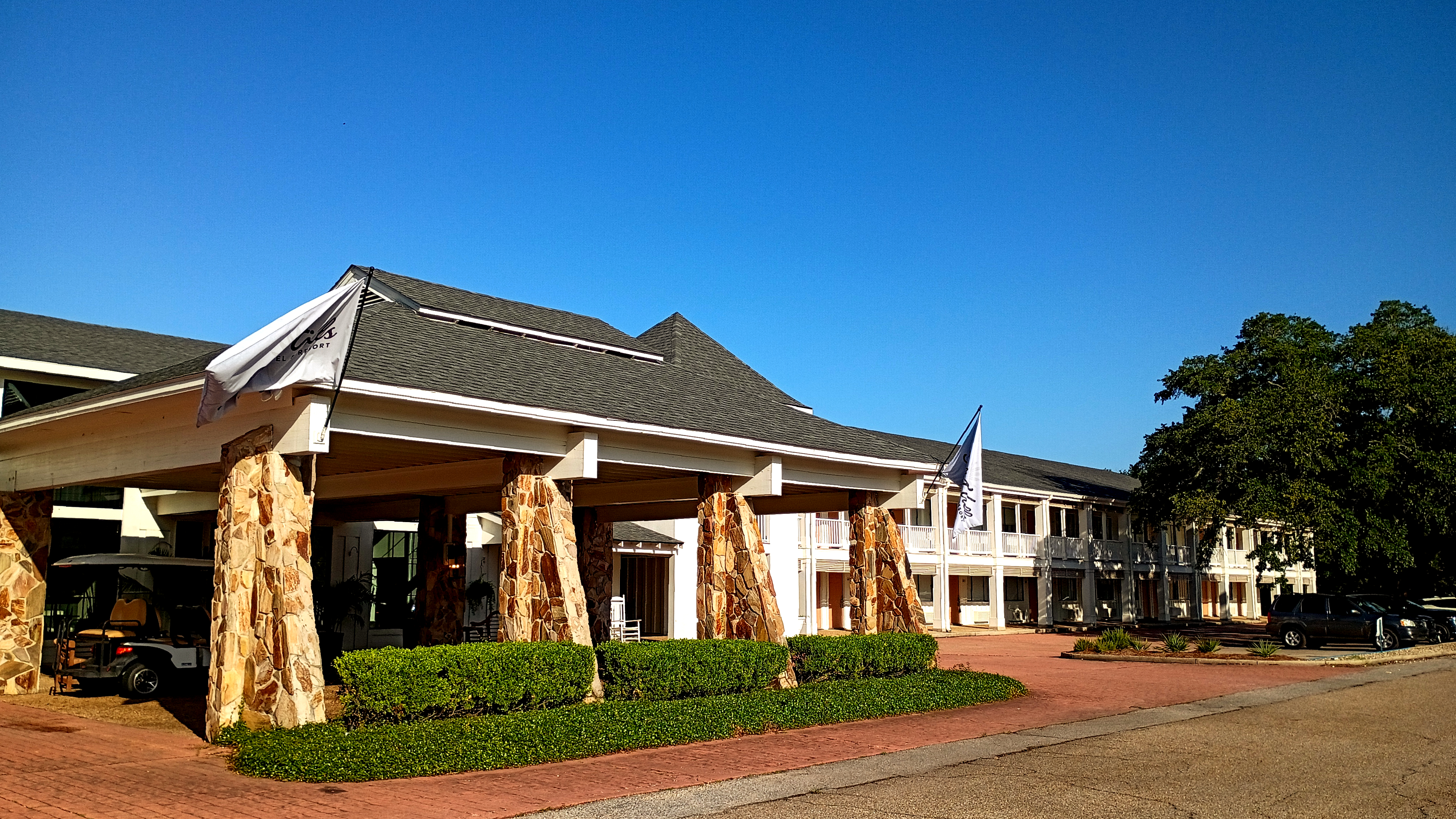 Gulf Hills Hotel — Capone's Hideout, Elvis's Retreat (historical)