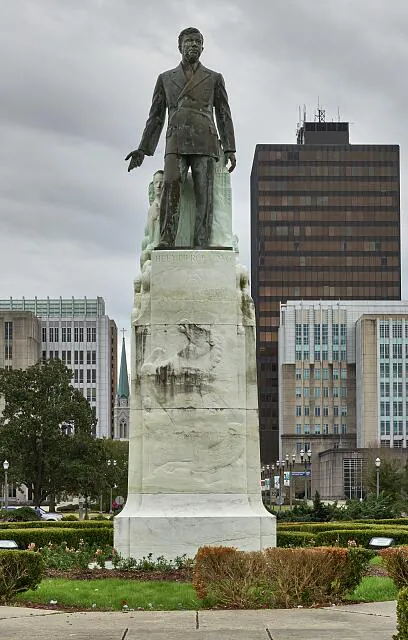 Huey Long's Tomb — State Capitol Gardens