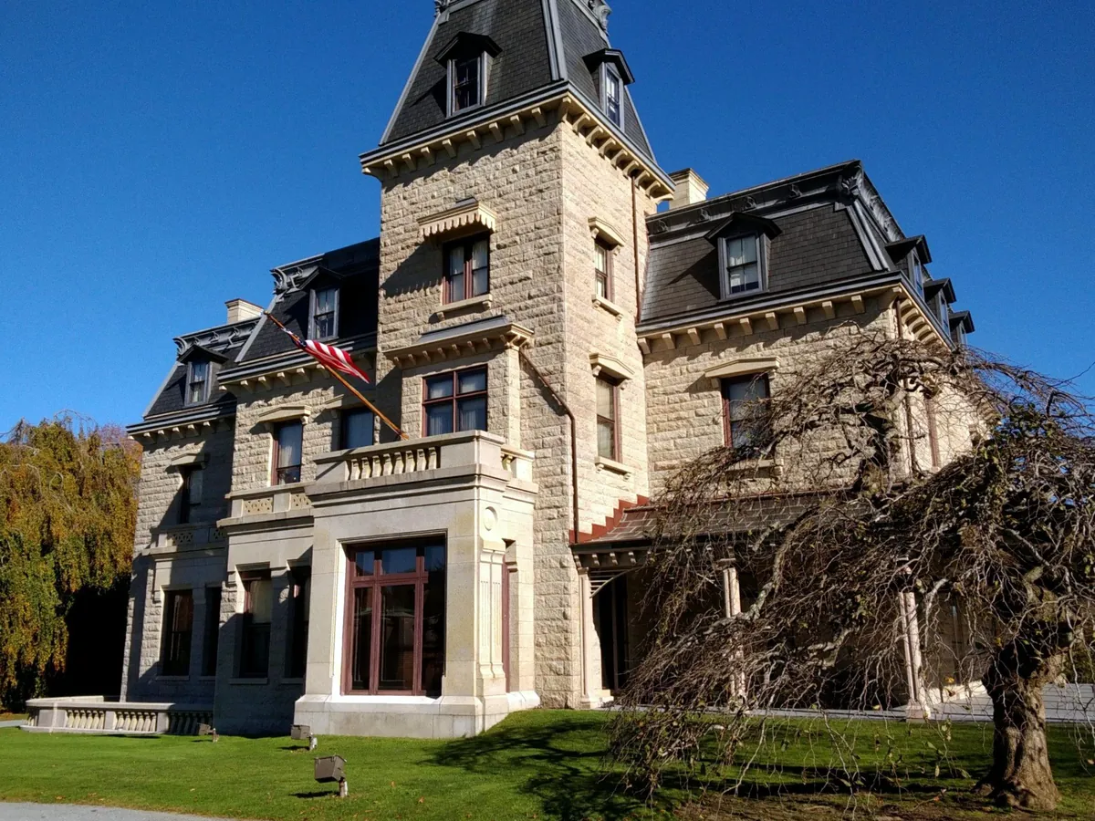 Chateau-sur-Mer – Newport