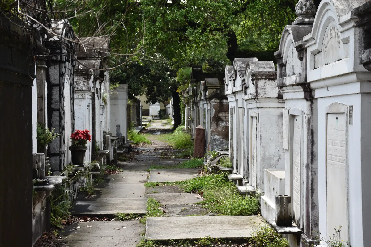 Above-Ground Burial — Why the Dead Don’t Stay Down — historical photo