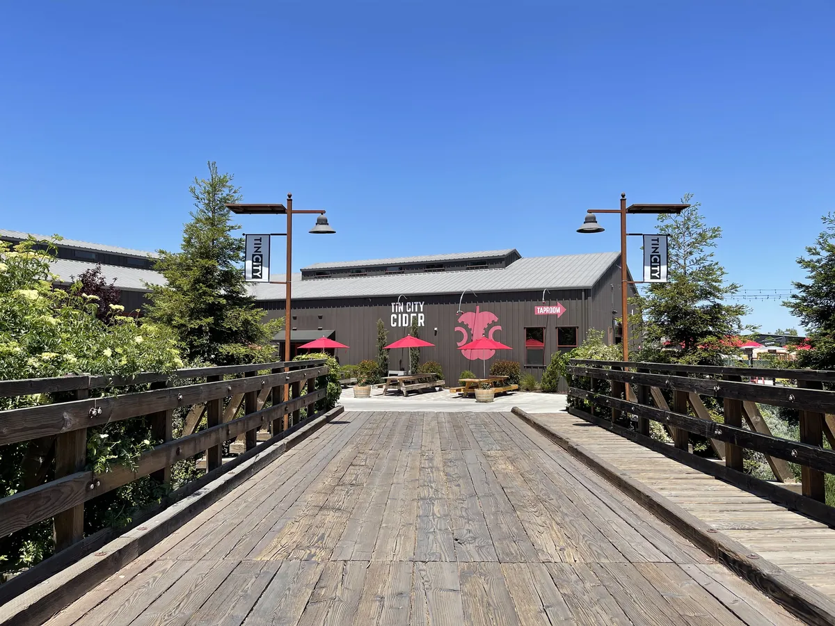 Tin City (Paso Robles)