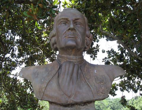 Louis Juchereau de St. Denis Statue