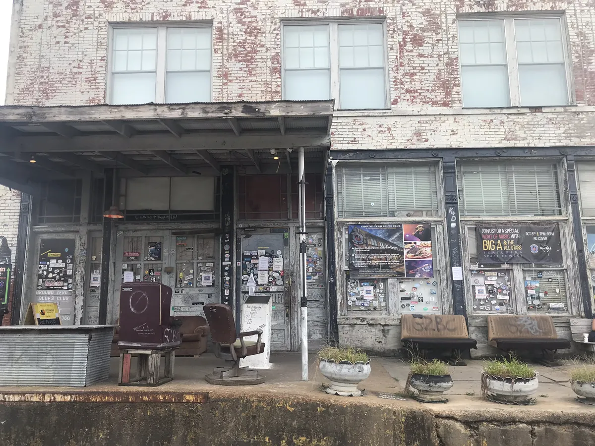 Vieux Marché — Howard Avenue Revival