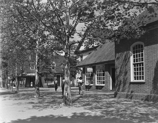 Colonial Williamsburg as Family Destination (Living History Village) — historical photo