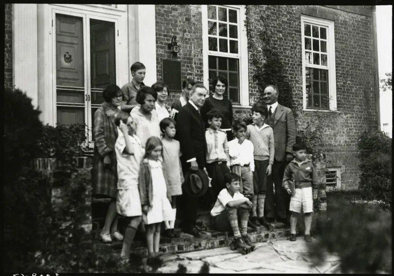 Colonial Williamsburg as Family Destination (Living History Village) — historical photo