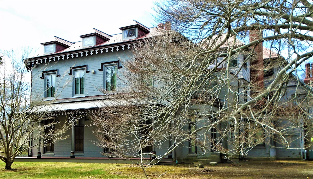 Kingscote – Newport