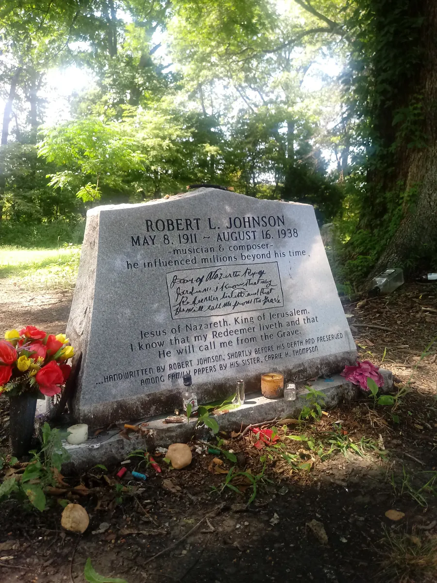 Robert Johnson's Three Graves