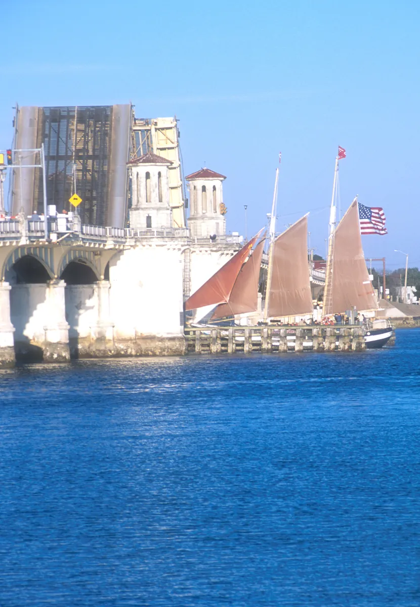 Bridge of Lions — historical photo