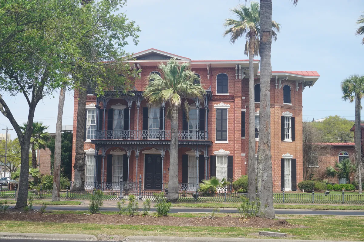 Ashton Villa