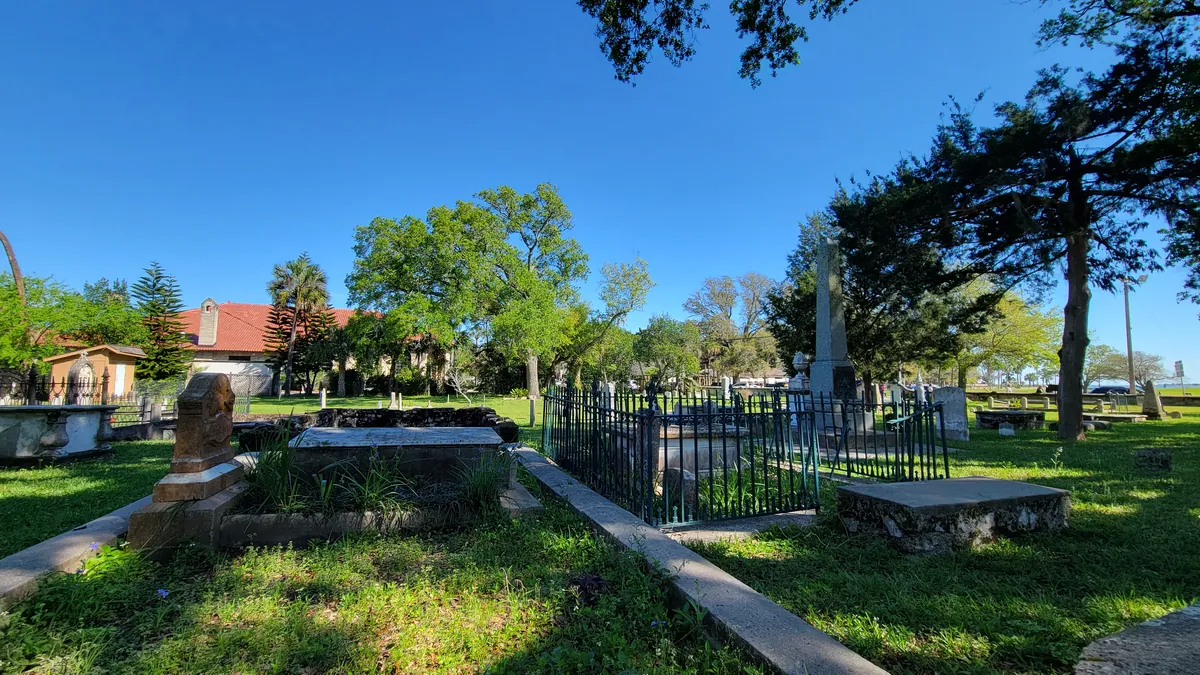 Huguenot Cemetery