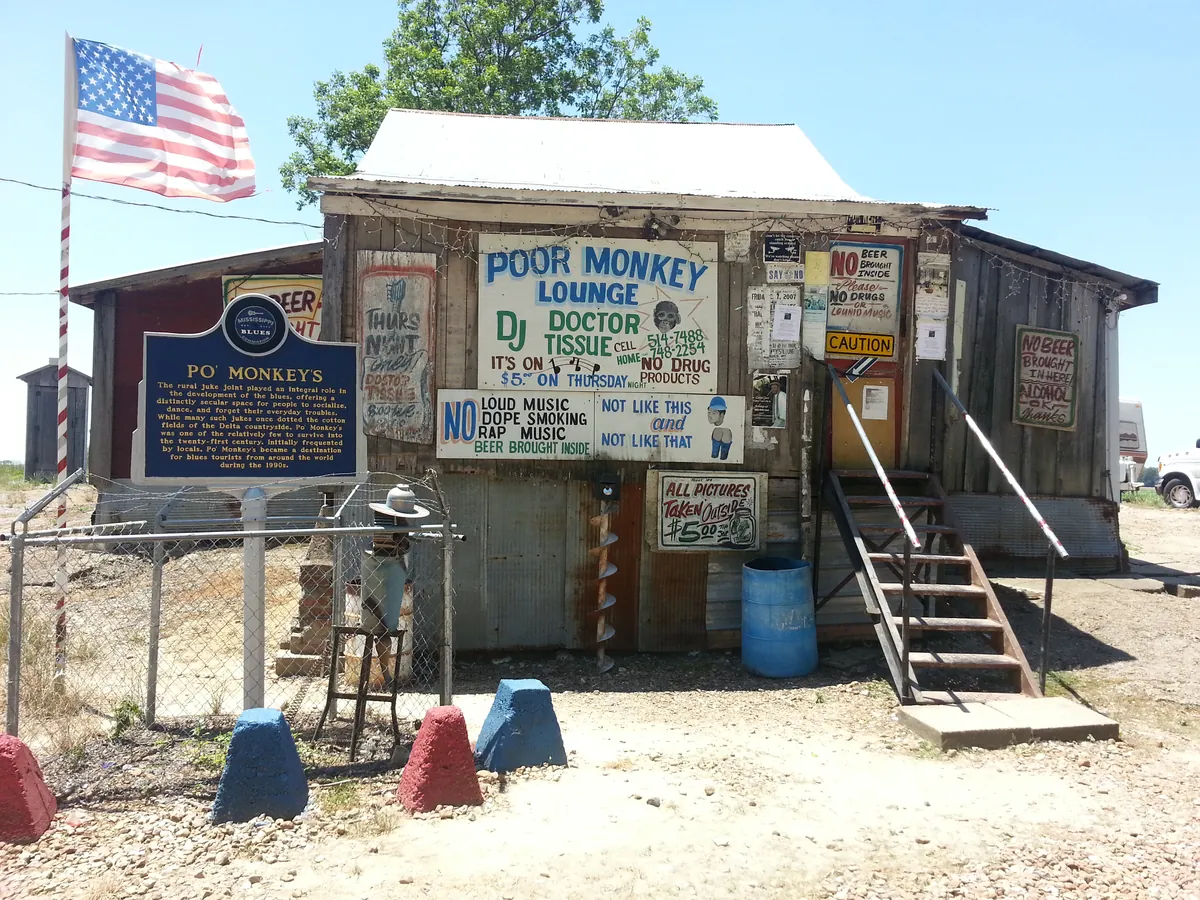 Po' Monkey's Lounge — The Last Juke Joint