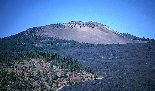 McKenzie Pass Lava Field (Belknap Crater)
