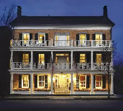 Aurora Inn