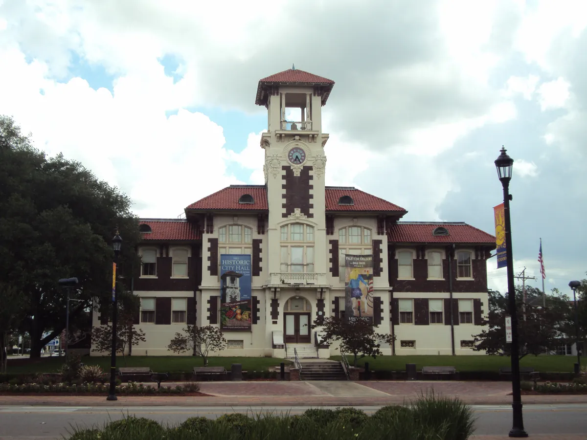 1911 Historic City Hall Arts & Cultural Center