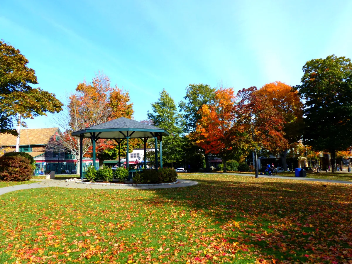 Frenchman Bay Overlook (Bar Harbor Village Green)