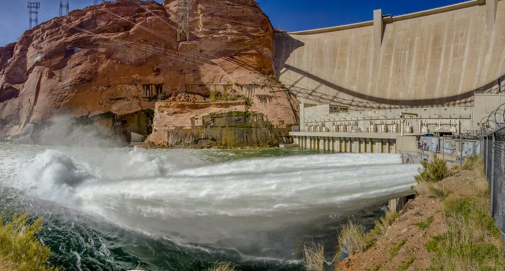 Glen Canyon Dam — historical photo