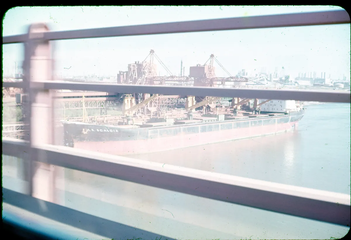 Huey P. Long Bridge — historical photo