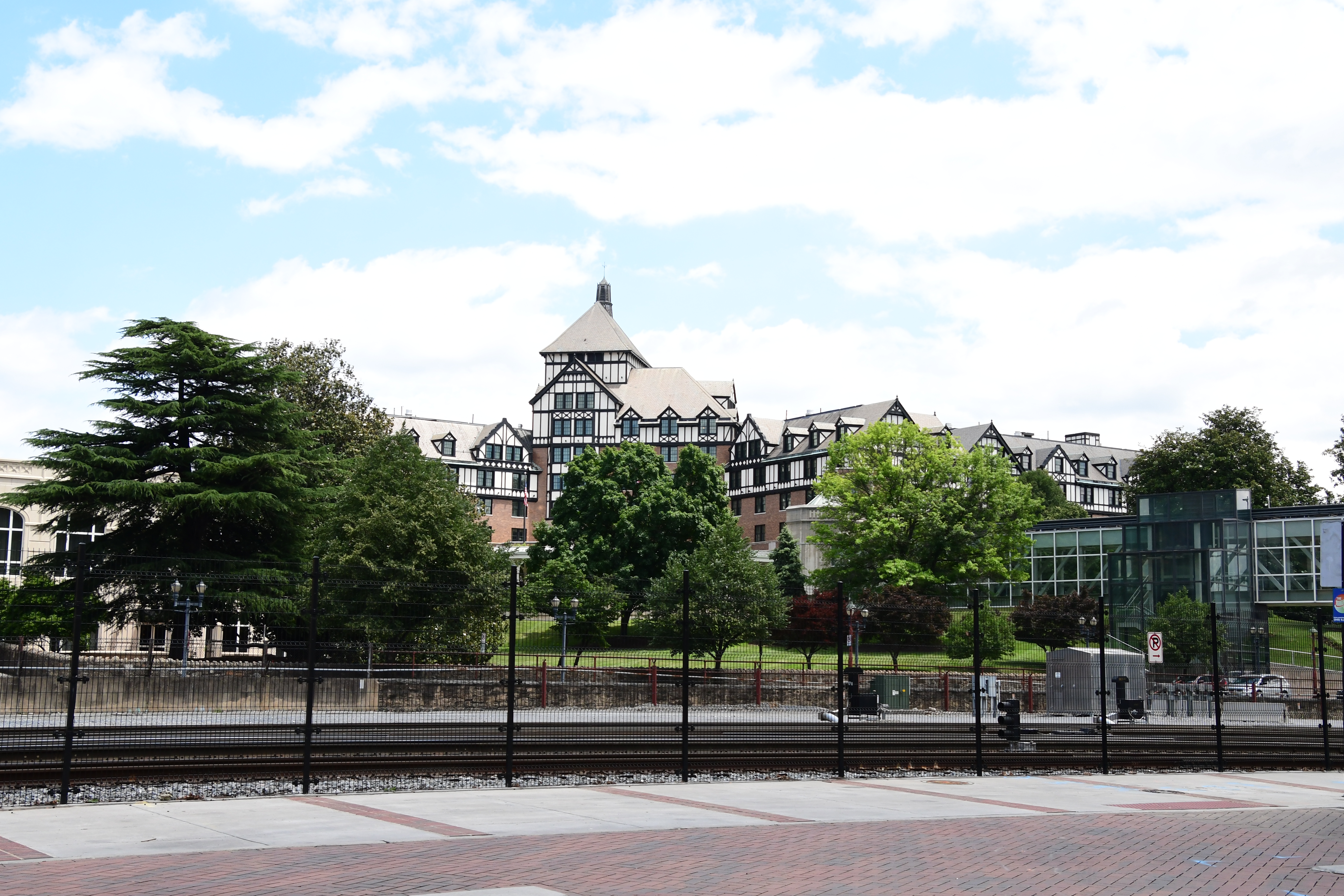 Hotel Roanoke & Conference Center