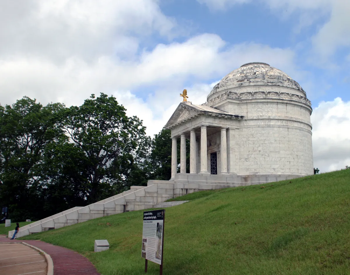 Illinois Memorial