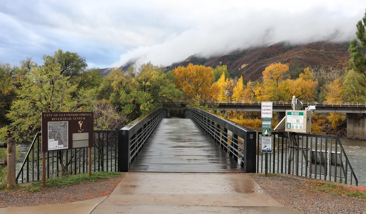 Glenwood Springs Pedestrian Bridge (Devereaux Bridge area)