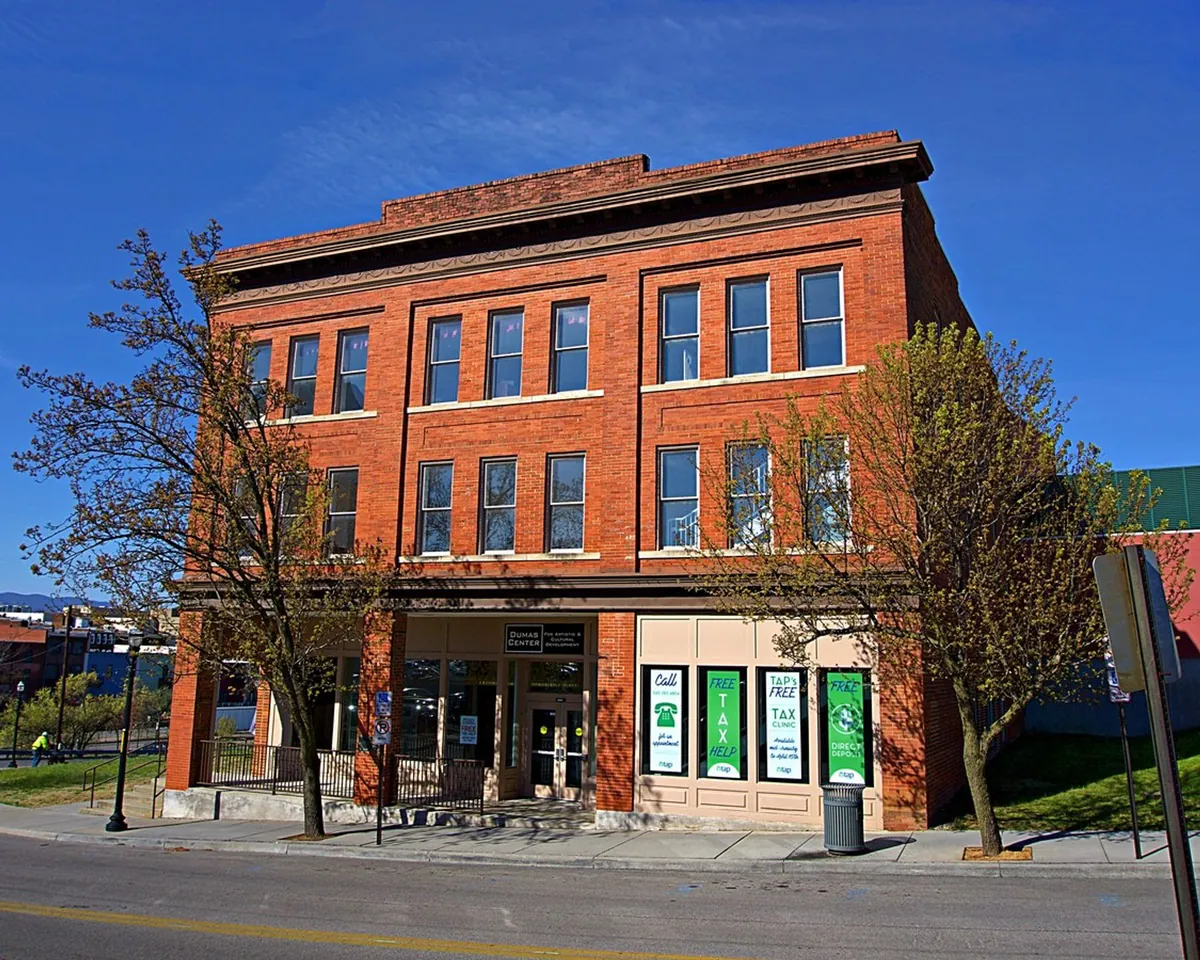 Dumas Hotel — Where Black Travelers Could Stay