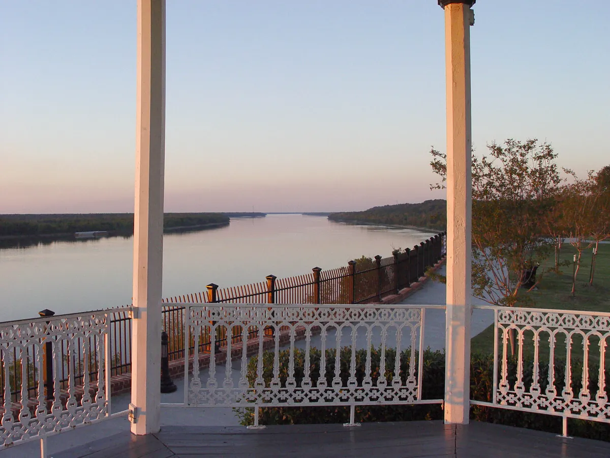 Natchez Bluff Park