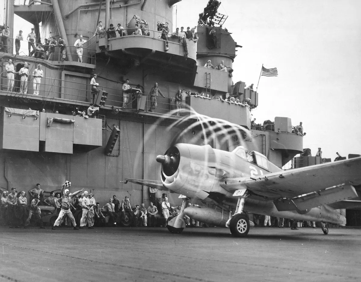 USS Yorktown (CV-10) — historical photo