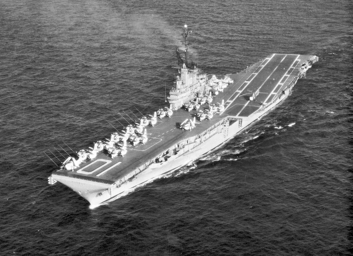 USS Yorktown (CV-10) — historical photo